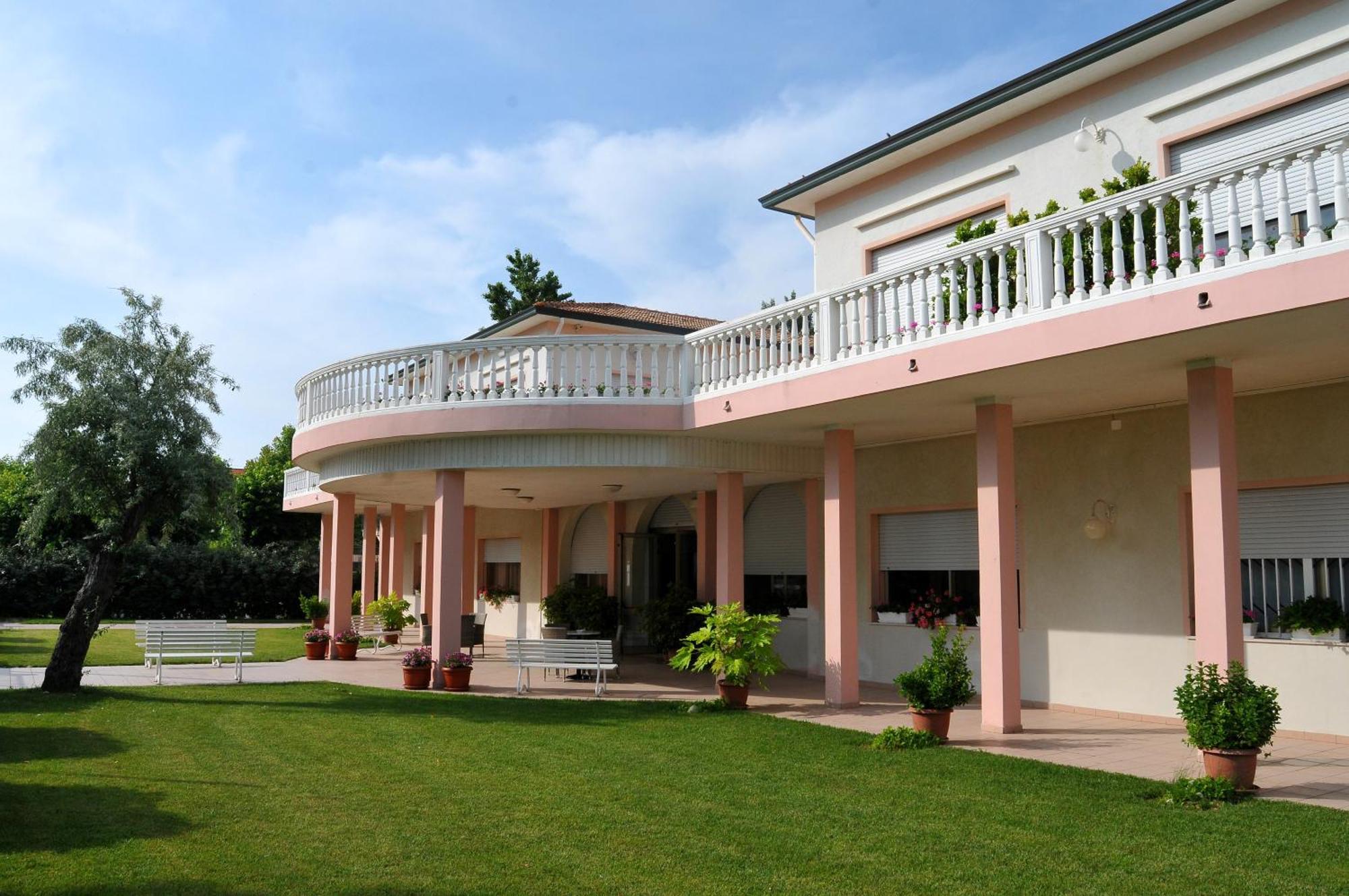 Hotel Stella - Casa Per Ferie Bellaria-Igea Marina Exterior foto